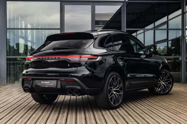 Porsche Macan (2022) thumbnail 6