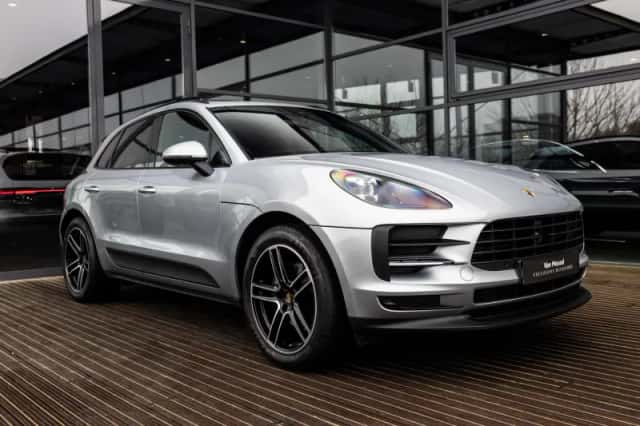 Porsche Macan (2019) thumbnail 3