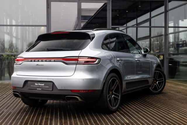 Porsche Macan (2019) thumbnail 6