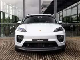 Porsche Macan (2025) thumbnail 2