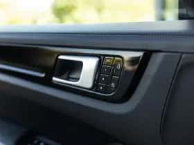Porsche Cayenne thumbnail 22