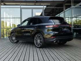 Porsche Cayenne thumbnail 5