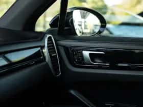 Porsche Cayenne thumbnail 45