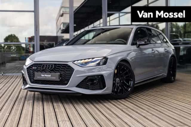 Audi RS4 (2023) thumbnail 1