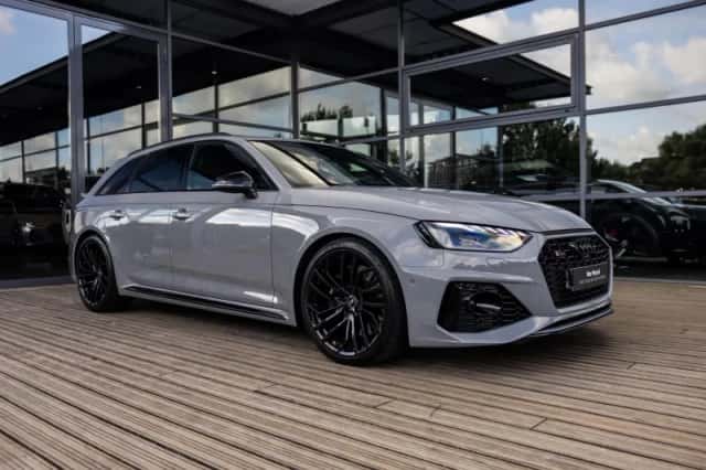 Audi RS4 (2023) thumbnail 3