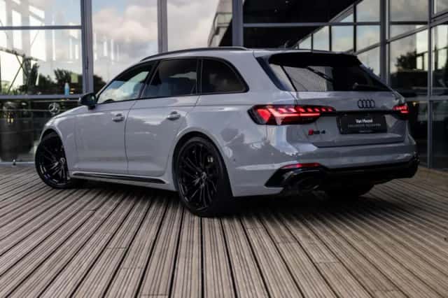 Audi RS4 (2023) thumbnail 4