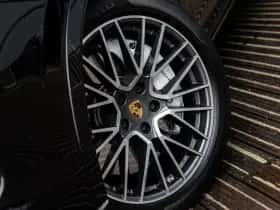 Porsche Cayenne thumbnail 8