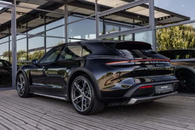 Porsche Taycan (2022) thumbnail 6