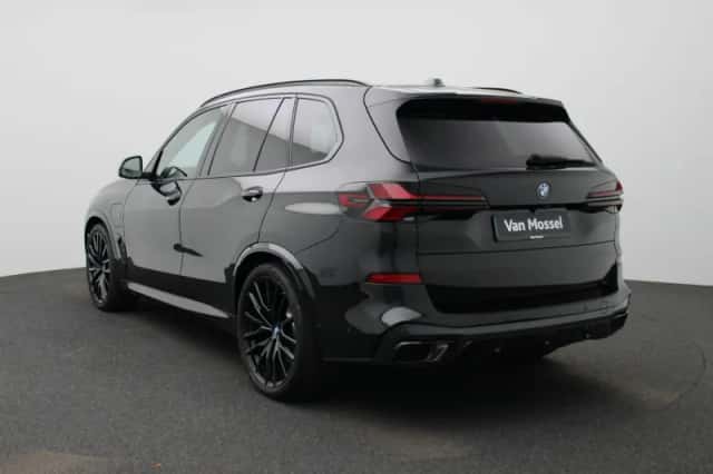 BMW X5 (2025) thumbnail 2