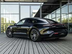 Porsche Taycan thumbnail 2