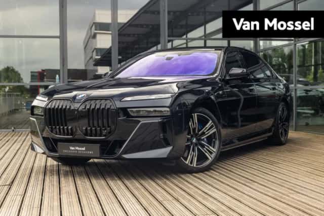 BMW i7 (2023) thumbnail 1