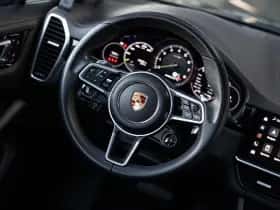 Porsche Cayenne (2023) thumbnail 40
