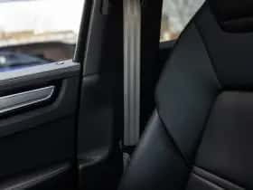 Porsche Cayenne (2023) thumbnail 57