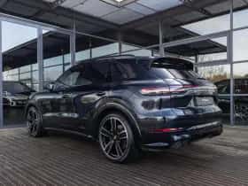 Porsche Cayenne thumbnail 8