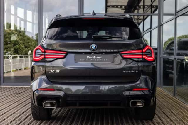 BMW X3 (2023) thumbnail 5
