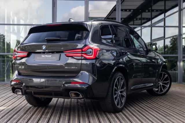 BMW X3 (2023) thumbnail 6