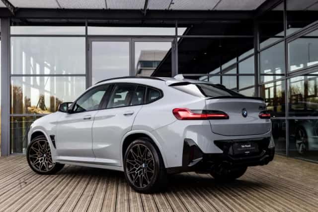 BMW X4 (2021) thumbnail 4