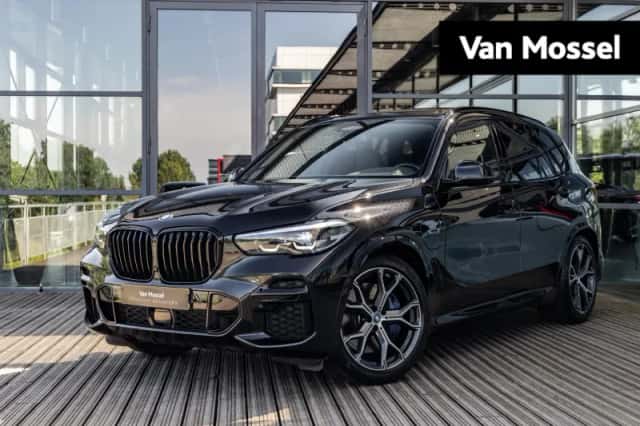 BMW X5 (2023) thumbnail 1