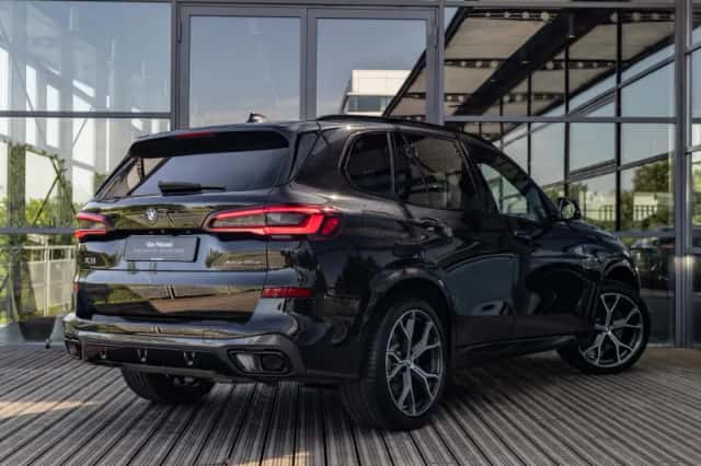 BMW X5 (2023) thumbnail 2
