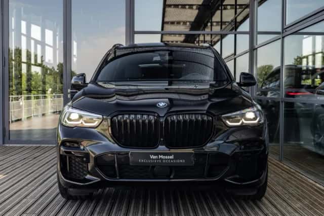 BMW X5 (2023) thumbnail 3