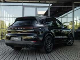 Porsche Cayenne thumbnail 2