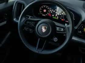 Porsche Cayenne thumbnail 14