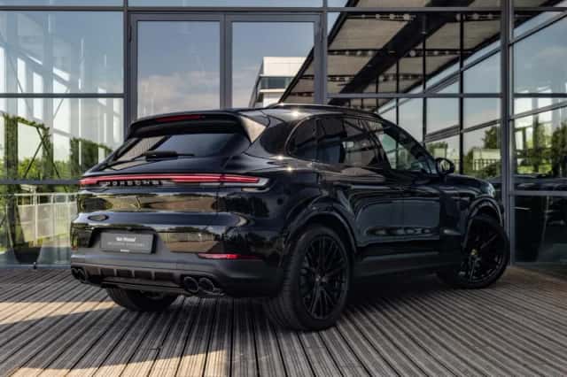 Porsche Cayenne (2025) thumbnail 4