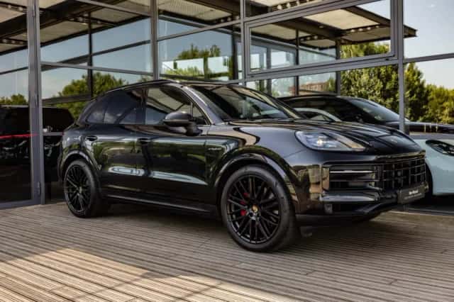 Porsche Cayenne (2025) thumbnail 5