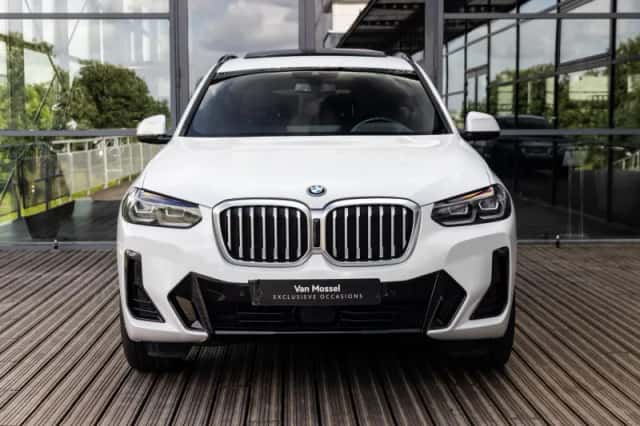 BMW X3 (2023) thumbnail 2