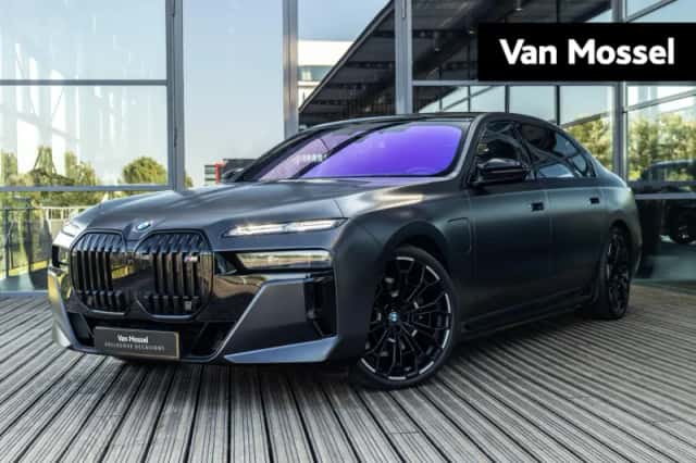 BMW 7-Serie (2023) thumbnail 1
