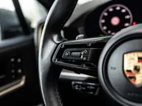Porsche Cayenne thumbnail 34