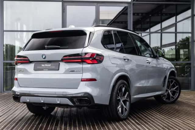 BMW X5 (2025) thumbnail 6