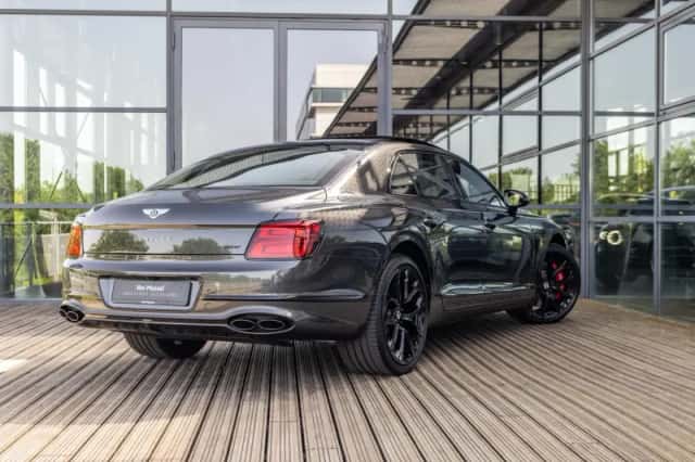 Bentley Flying Spur (2025) thumbnail 3
