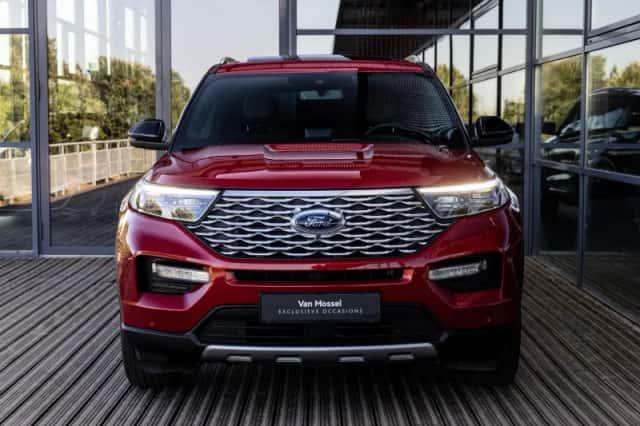 Ford Explorer (2022) thumbnail 2