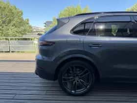 Porsche Cayenne thumbnail 11