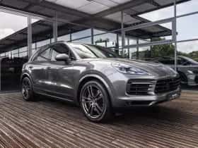 Porsche Cayenne (2018) thumbnail 3