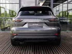 Porsche Cayenne (2018) thumbnail 5