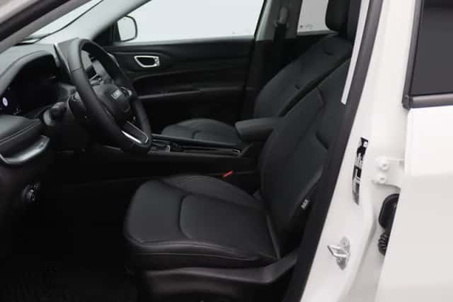 Jeep Compass (2023) thumbnail 2