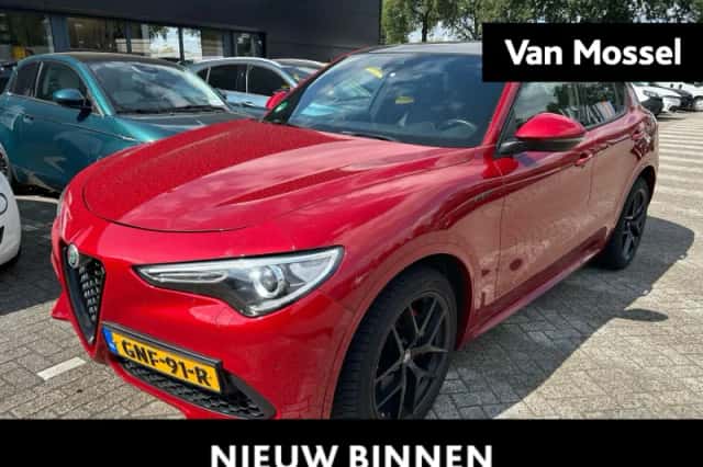 Alfa Romeo Stelvio (2021) thumbnail 1
