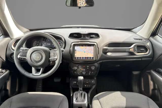Jeep Renegade (2023) thumbnail 4