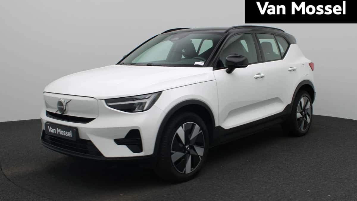 Volvo XC40 (2023) — foto 1