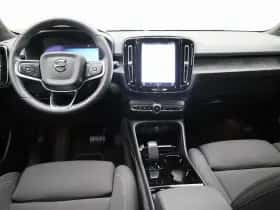 Volvo XC40 (2023) thumbnail 3