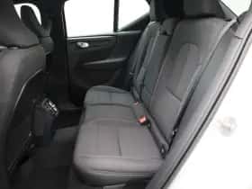 Volvo XC40 (2023) thumbnail 5