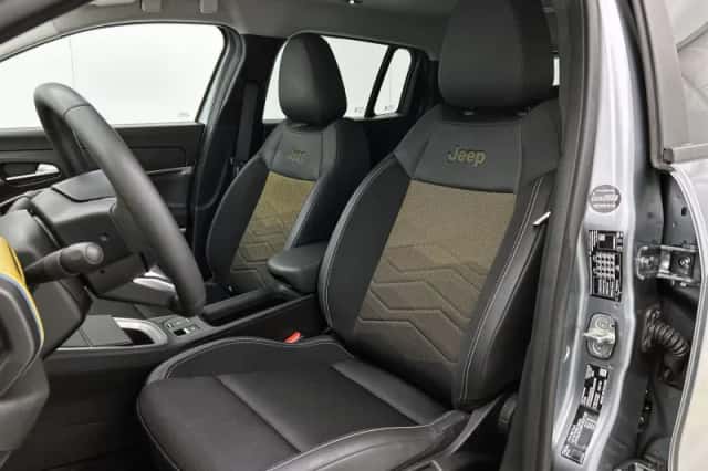 Jeep Avenger (2023) thumbnail 2