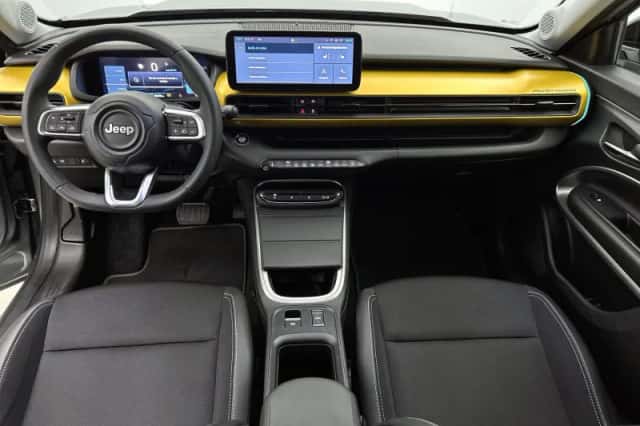 Jeep Avenger (2023) thumbnail 4