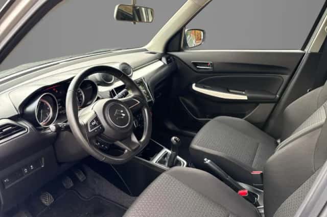 Suzuki Swift (2021) thumbnail 3