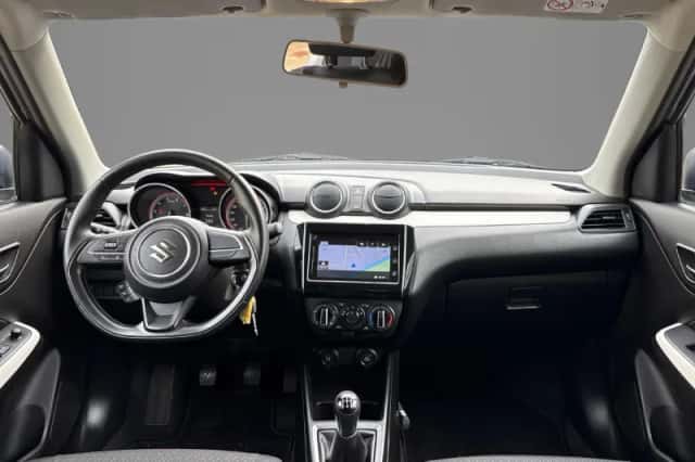 Suzuki Swift (2021) thumbnail 4