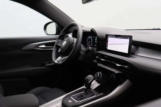 Alfa Romeo Tonale (2023) thumbnail 4