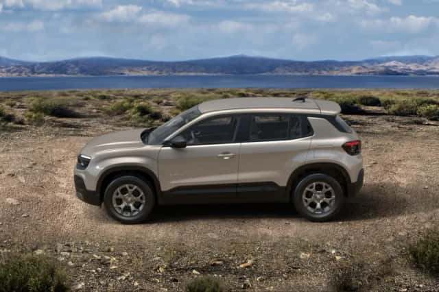 Jeep Avenger (2025) thumbnail 2