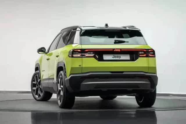 Jeep Compass (2025) thumbnail 2